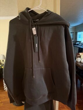 Fashion Nova Womens’Charcoal Black Hoodie Sweater and Pants